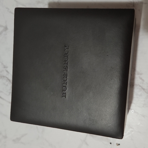 Box - Picture 2 of 2